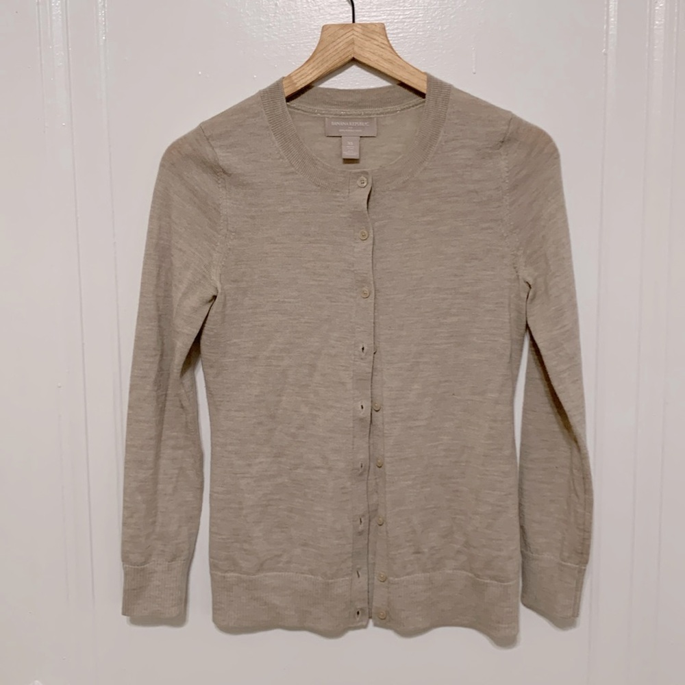 Banana republic 100% merino wool cardigan XS